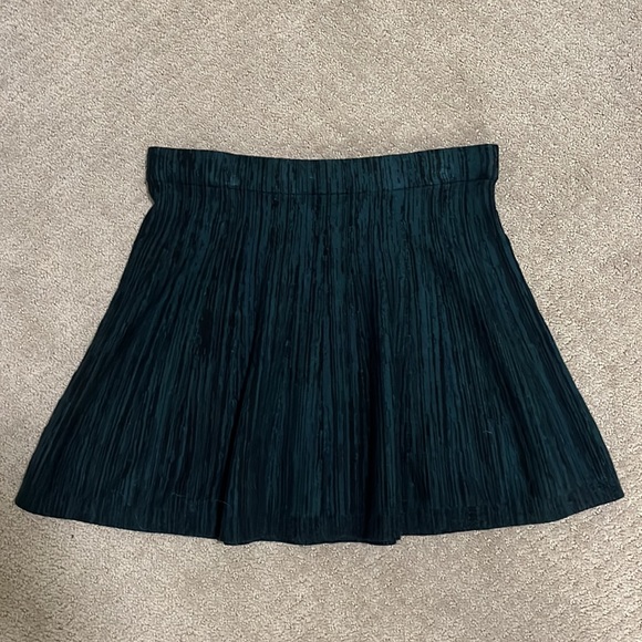 GREEN AND BLACK Striped Skirt - Picture 2 of 2